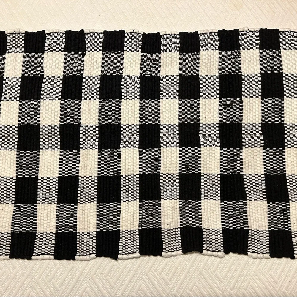 Buffalo Cottage Rug Collection, Hand Dyed Reversible Chindi Rug, 26x40, Black